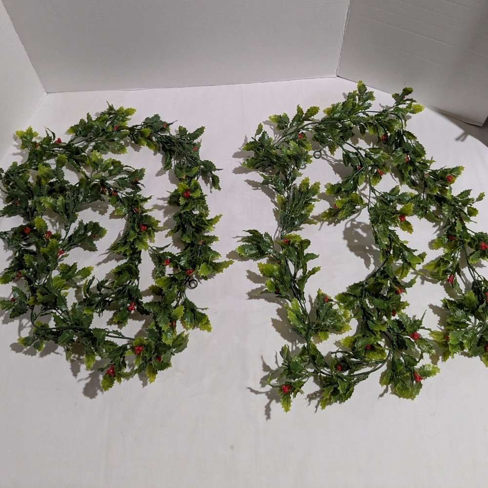 Christmas Holly Garland Plastic w/ red berries (Set of 2 strands) Retro Holiday